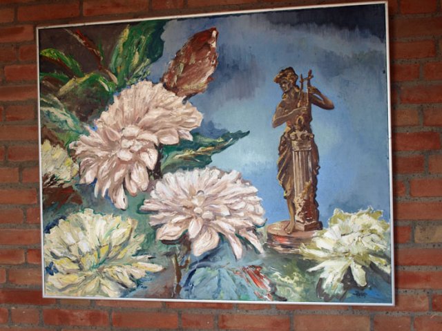 Bloemen met vrouwfiguur